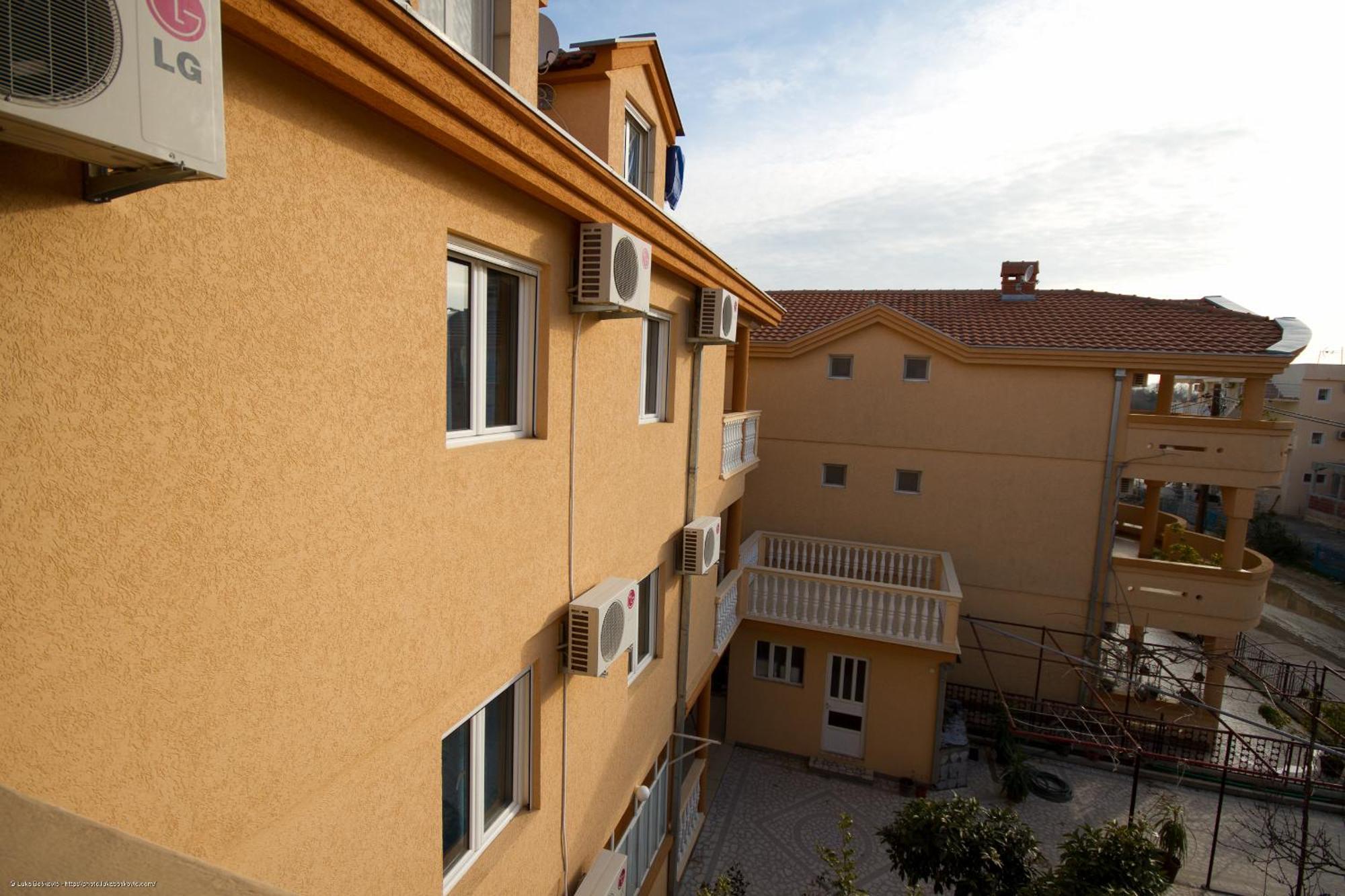 Apartments Dalila Улцин Екстериор снимка