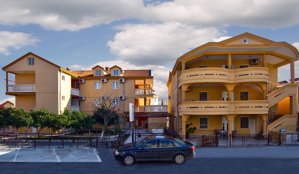 Apartments Dalila Улцин Екстериор снимка
